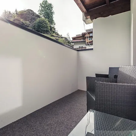 Madle - Ζόλντεν