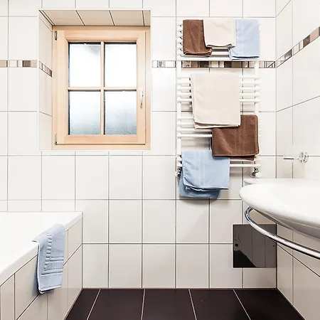 Madle - Πανσιόν Ζόλντεν