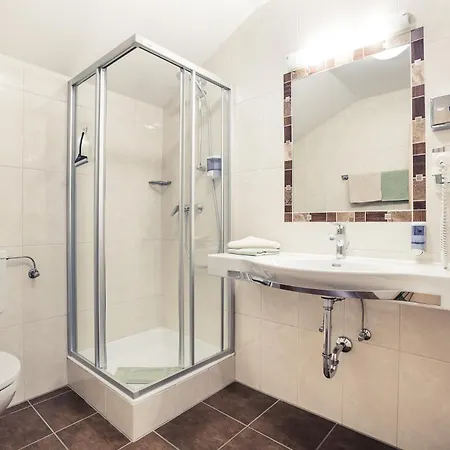 Madle - Πανσιόν